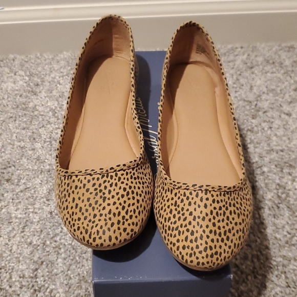 SOLD*****Spotted Flats - Picture 1 of 4